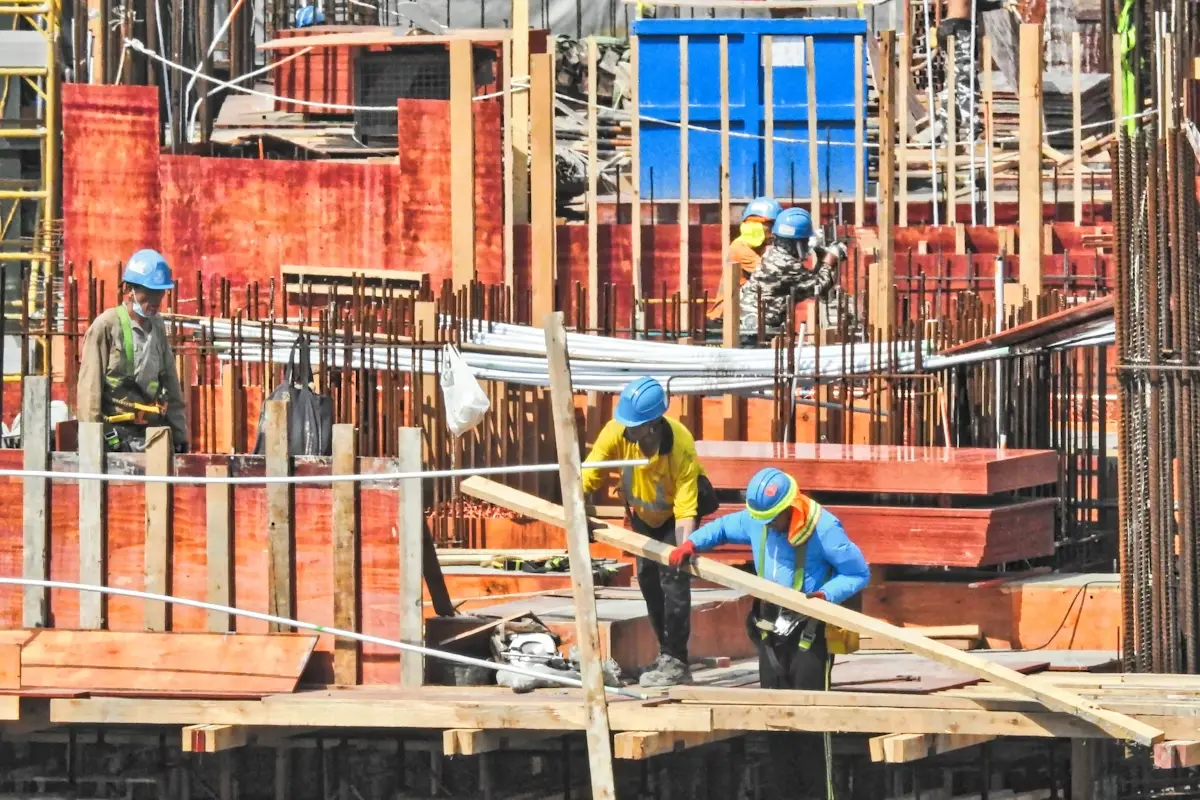 Chantier de construction sécurisé à Paris